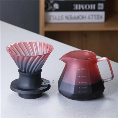 Käsin kaada lasikahvinkeitin